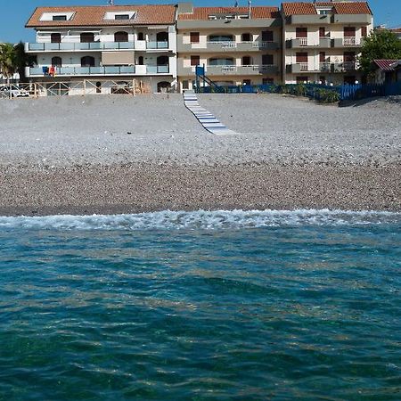Casa Vacanze Samira Fondachello  Exterior foto